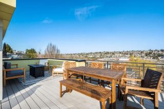 Perch - Modern Seattle View Home w/ Rooftop Deck & Parking - 9
