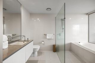 Ocean view Vogue themed Circle on Cavill - 7