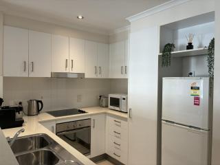 Merivale stay in South Brisbane two beds two baths one parking - 2