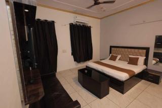 Collection O Agra Kalindi Vihar Formerly Hotel Taj - 7
