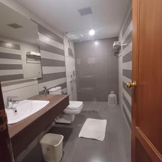 Silver Crest Resort - 4