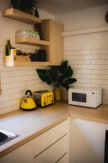 Surf Shack in Iconic Rainbow Bay - Coolangatta QLD (pet friendly) - 2