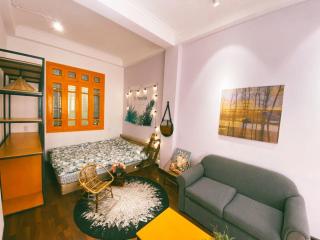 May - ORANGE ROOM - 3