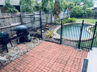 Character Queenslander in Cairns City - 7