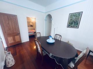 Character Queenslander in Cairns City - 4