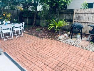 Character Queenslander in Cairns City - 3