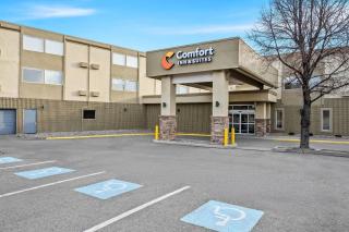 Comfort Inn & Suites - 0