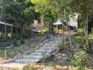 Hillside Hostel & Bungalows - 2