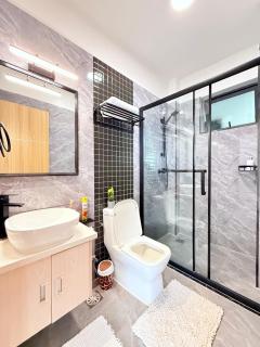 classic executive three bedroom apartment which features a swimming pool, state of the art fully equipped gym and all modern unmatched luxurious facilities which offfers luxury lifestyle - 9