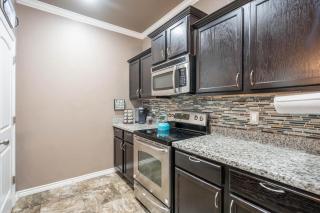 Sunset Retreat, Clean Modern 3BR, Garage, Near 191 - 7