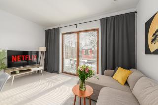 Lumina I Premium 3BR Apartment with Private Garden I Parking - Varsovie - 2
