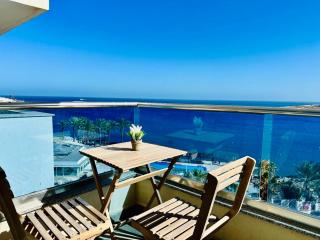 Sunrise Bay Apartments - Frontline Sea Views - 7