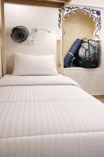 DockSide Dorms & Rooms - 3