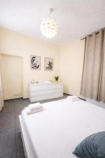 Central Brussels Spacious 2BR near Grand Place 1 - 4