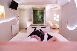 Les Jolies Nuits - À la folie, Loft & Spa - 9