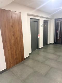 Wake up to the lake NorthSide Park Apartment - 6