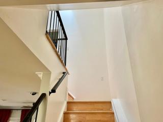 2320 Main - 3 Bd 1,5 Ba Glorious & Convenient DC 30 min metro - 7