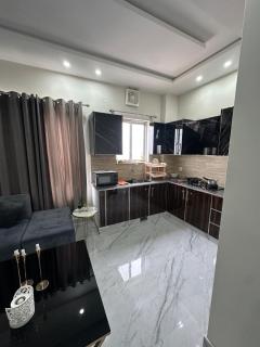 THERAVA House - 1BHK on Pine Avenue - 7