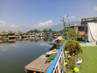 Houseboat Stay Luxury Retreet - 2