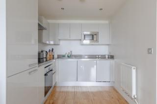 Sleek & Sunny 1BD Flat Near Greenwhich - Deptford! - 6