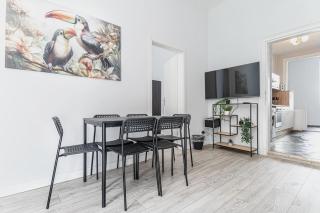 Near Westbahnhof Station Simple 2BR & 1LR Apartment - 5
