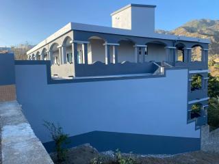 Djabraba's Boarding Rooms - Garça - 0