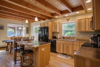 Paws in the Mountains by NW Comfy Cabins - 4