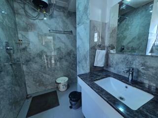 Golden Peaks Hotel & Restaurant - 6