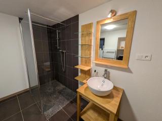 Gîte Calme 4 Pers avec Poêle à Bois et WiFi Inclus - FR-1-583-513 - 8