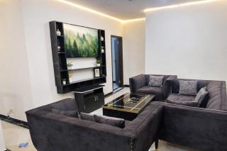 Luxury Two Bedrooms Apartment - 5