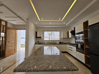 Luxurious Villa Rental in Houmt Souk, Djerba - Perfect Family Retreat - 0