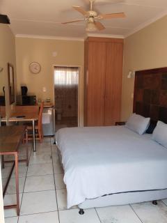 Claypot Guesthouse - 4