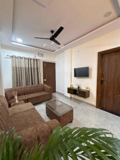 Hide & Seek Premium Cozy Apartment with Comfort - 7