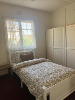 Cosy Heritage Cottage - 9