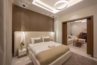 Modern Luxury 1BR 75 Smart TV Smart Self Check-in - 3