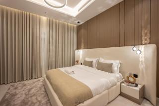 Modern Luxury 1BR 75 Smart TV Smart Self Check-in - 8