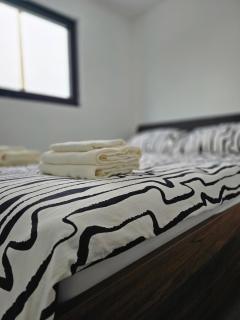 Lake & Pool Paradise - 9