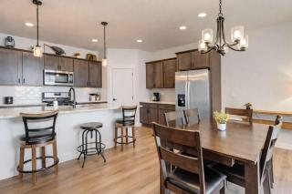 Scenic Modern Home with Private Patio & Fireplace - 8