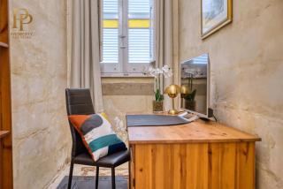 Authentic Maltese 3BR Steps from Sliema Seafront & Ferries - 7