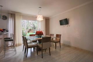 Casa com Piscina e Churrasqueira em Taguatinga - 2