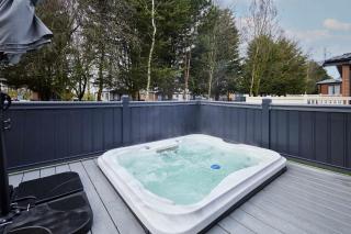 Country Cabin with Hot Tub - 0