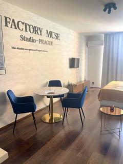 High-Sky O2 arena Apartment with garage parking and AC - 9