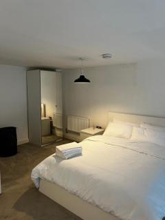 The Sapphire - Luxury 1 Bed Flat in Birmingham City Centre - 2