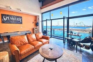 Mario Room Waterfront Downtown View Cedar Point! - 9