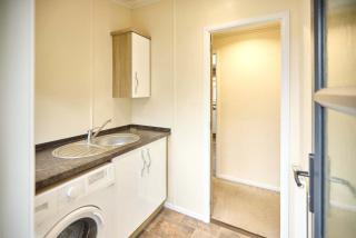 The Waterhole Lodge with Hot Tub - 4