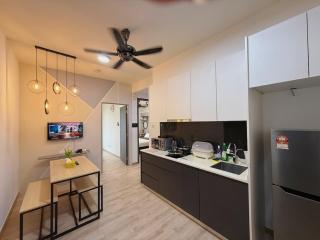 Cozy 3BR Home, Emporis KD Near Segi Uni, IOI Mall & Thomson Hospital - 7