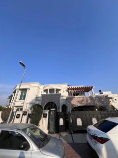 Exclusive Fully Furnished 51 Marla Luxury Residence for Rent Executive Suites Guest House Private Gym - 0