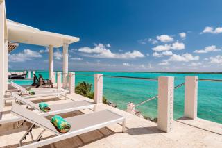 Caicos Cays 4BR Waterfront w Kayaks Infinity Pool Dock & Hot Tub - 2