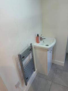 Epsom High Street Apartment 6 - 3