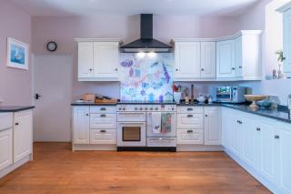 Greenhill Cottage Sea Views with Thatched Charm - 7